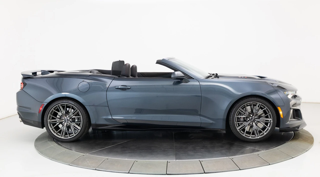 2023 Chevrolet Camaro ZL1 6th Gen - Image 13 of 31