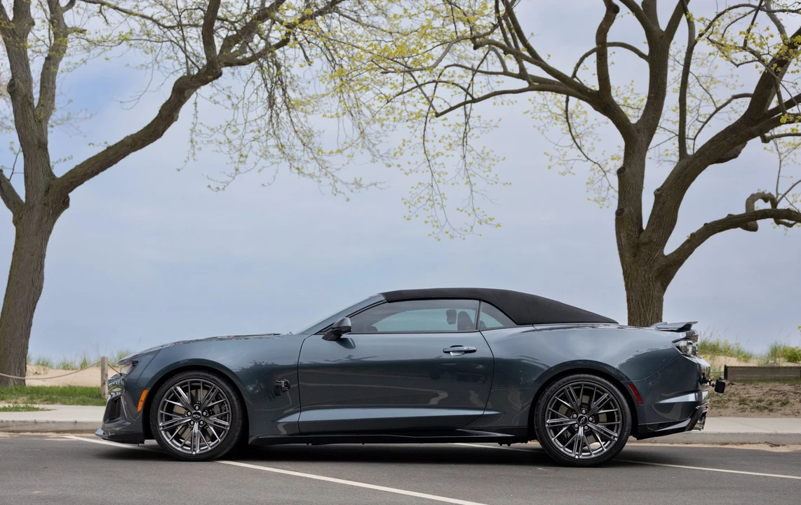 2023 Chevrolet Camaro ZL1 6th Gen - Image 27 of 31