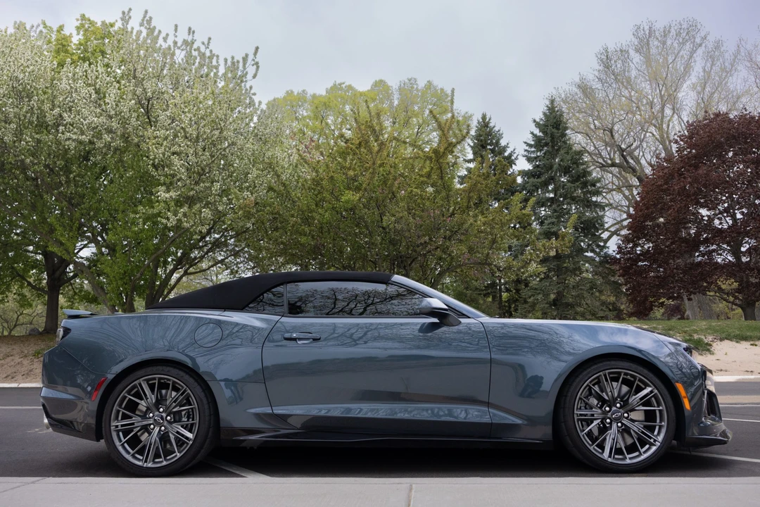 2023 Chevrolet Camaro ZL1 6th Gen - Image 28 of 31