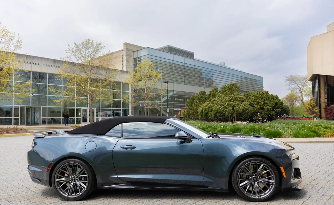 2023 Chevrolet Camaro ZL1 6th Gen - Image 24 of 31