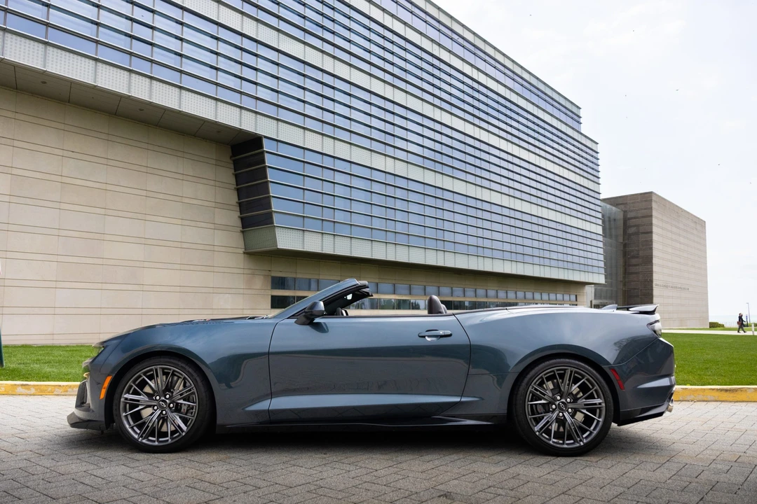 2023 Chevrolet Camaro ZL1 6th Gen - Image 5 of 31