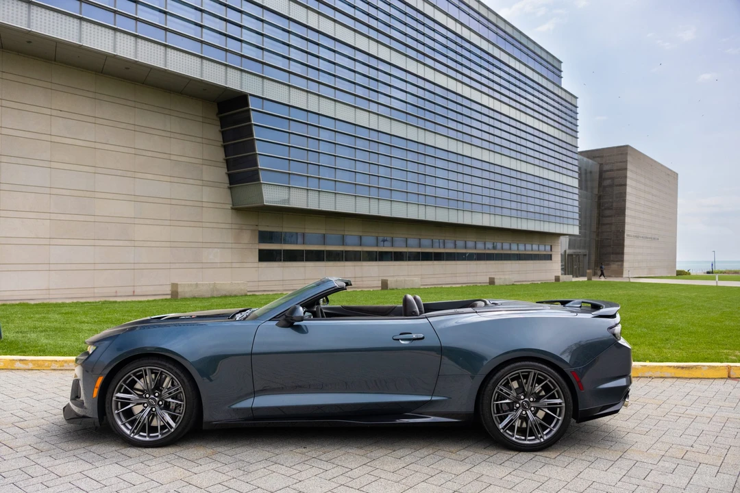 2023 Chevrolet Camaro ZL1 6th Gen - Image 4 of 31