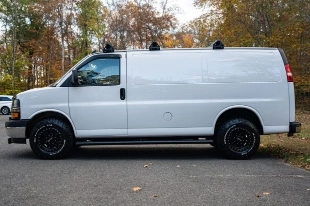 2023 Chevrolet Express - Image 3 of 8