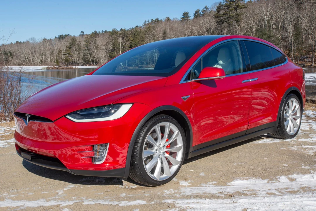 2016 Tesla Model X - Image 2 of 31