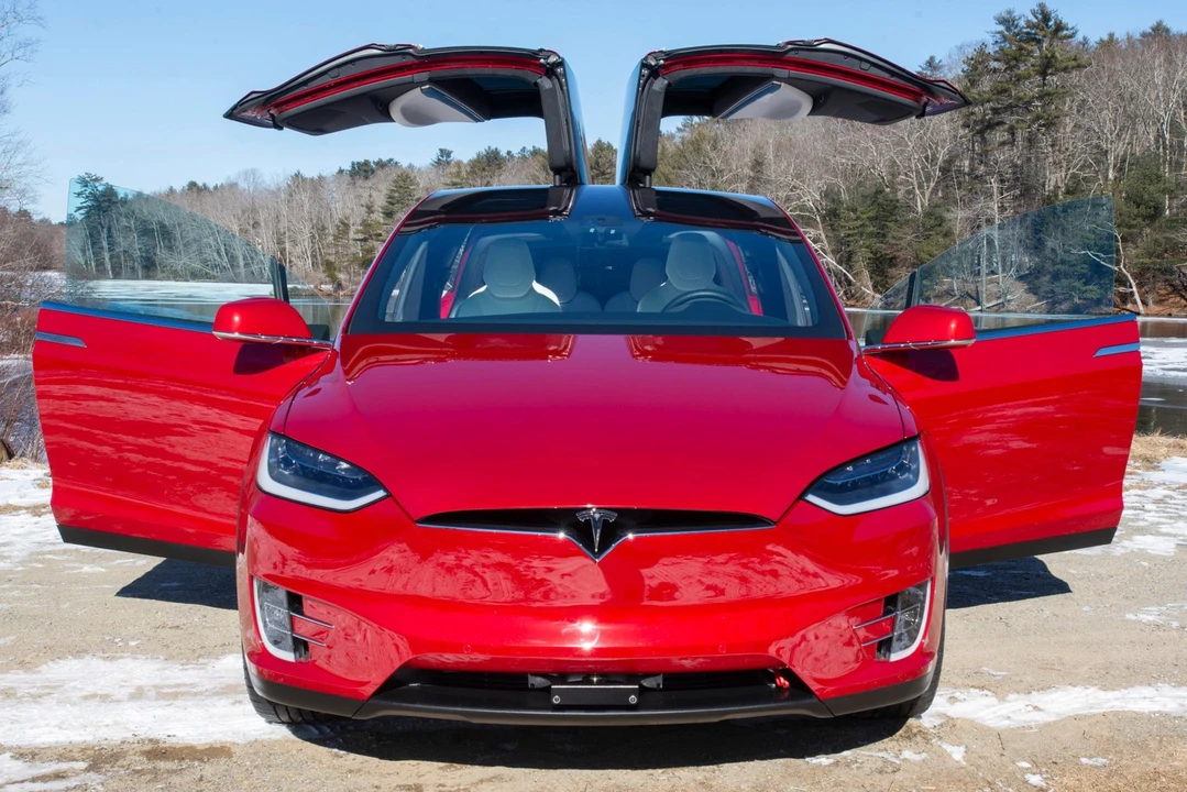 2016 Tesla Model X - Image 15 of 31