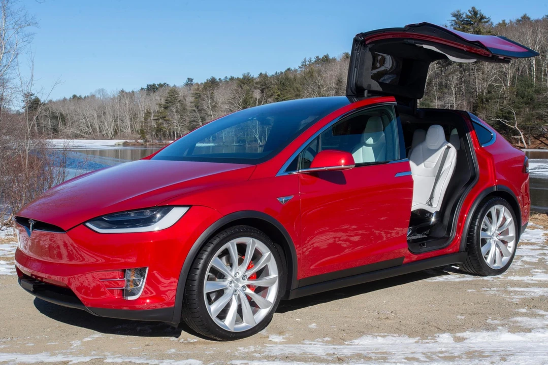 2016 Tesla Model X - Image 14 of 31