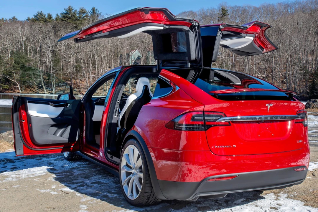 2016 Tesla Model X - Image 20 of 31