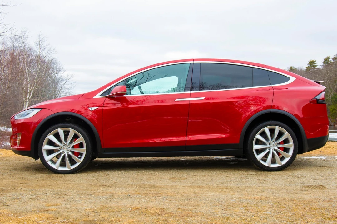 2016 Tesla Model X - Image 8 of 31