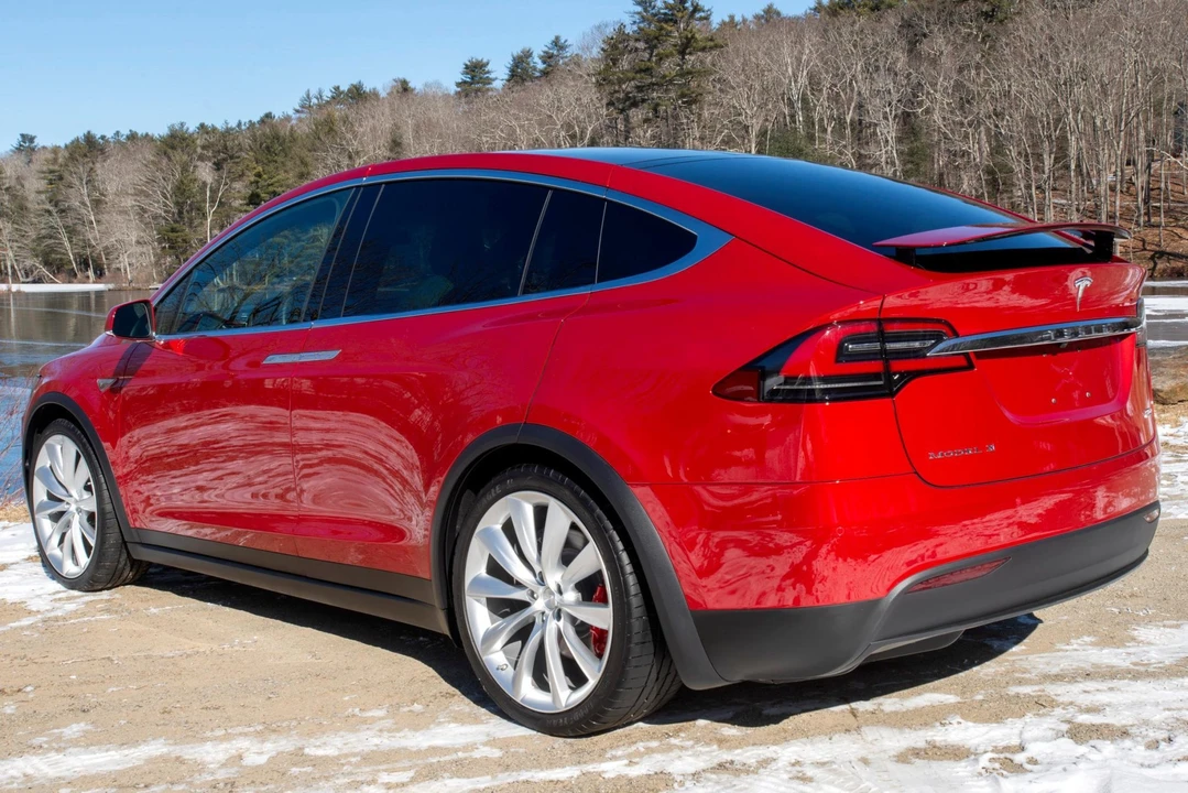 2016 Tesla Model X - Image 7 of 31