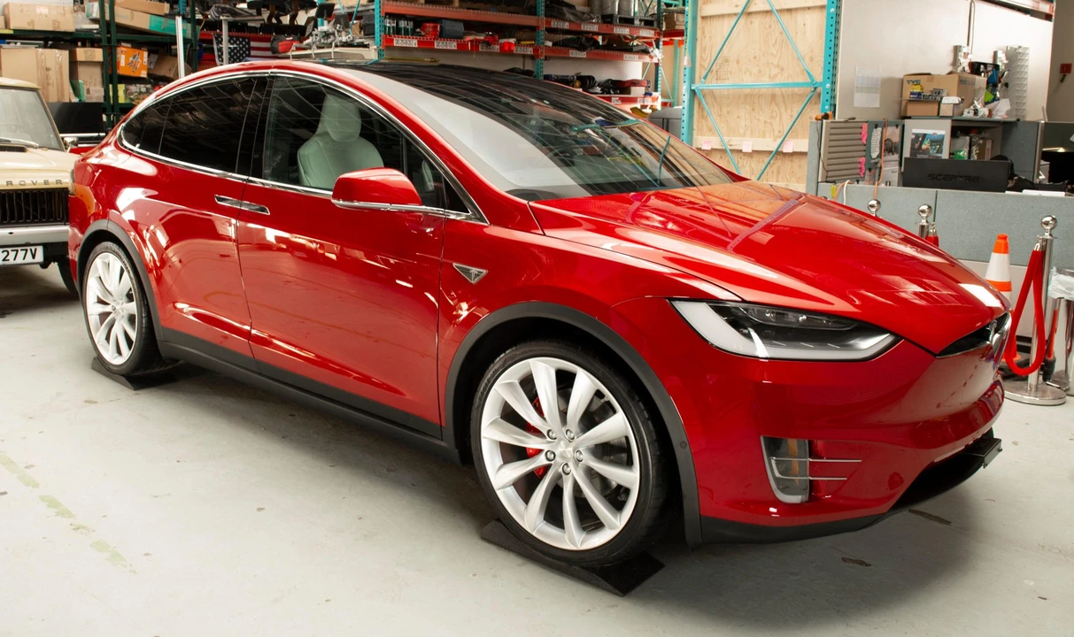 2016 Tesla Model X - Image 12 of 31