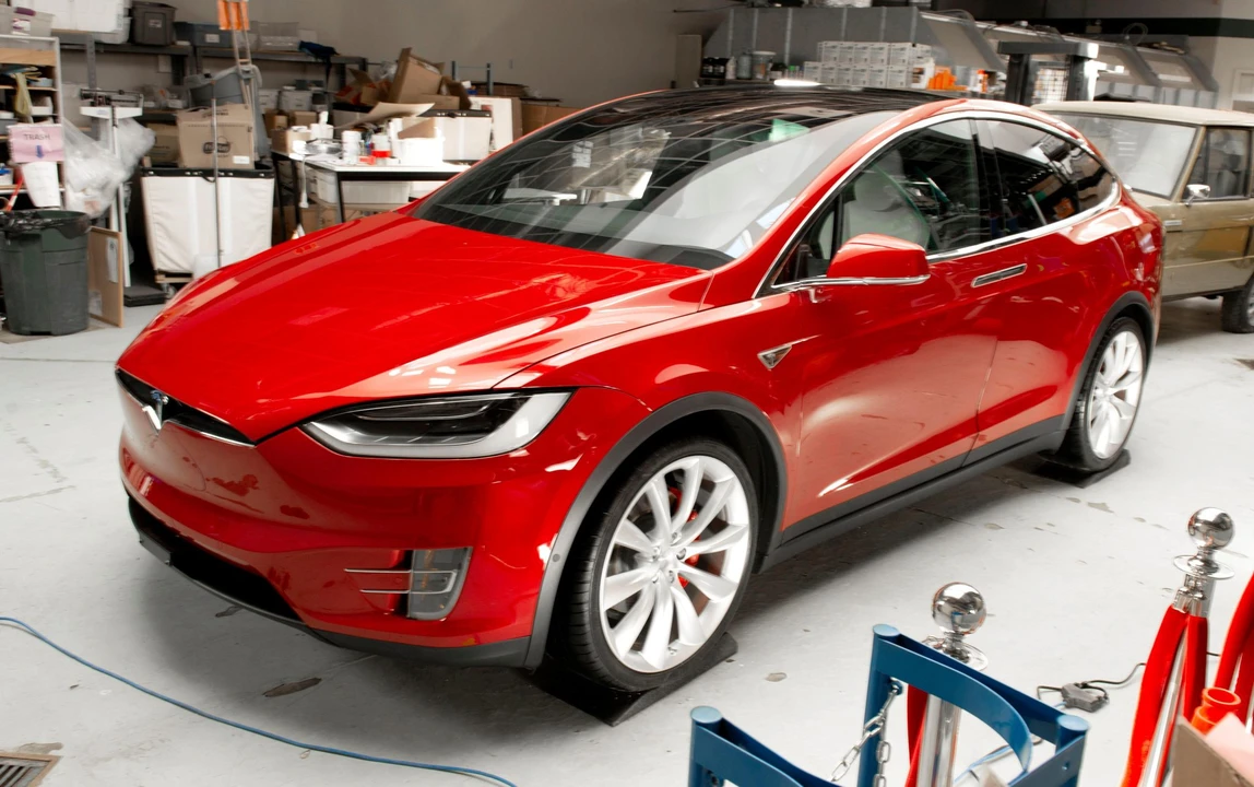 2016 Tesla Model X - Image 9 of 31