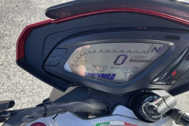 2016 MV Agusta Brutale - Image 4 of 7