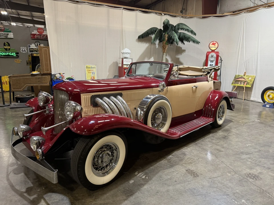 Duesenberg - Image 15 of 31