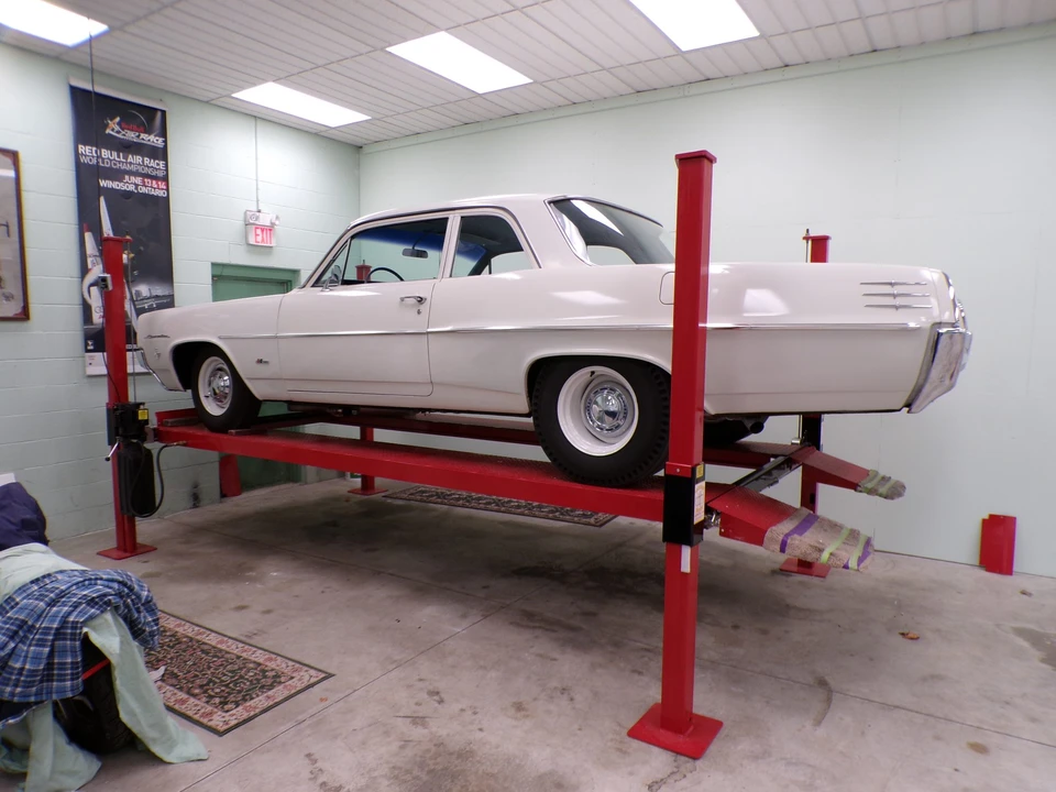 1964 Pontiac Catalina 3rd Gen - Image 10 of 31