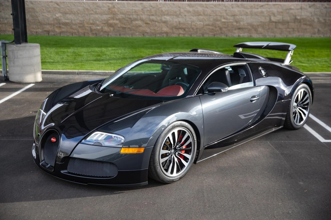 2010 Bugatti Veyron - Image 3 of 31
