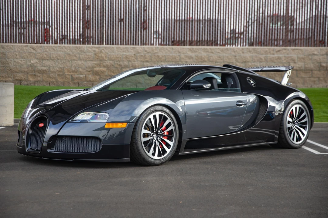 2010 Bugatti Veyron - Image 4 of 31