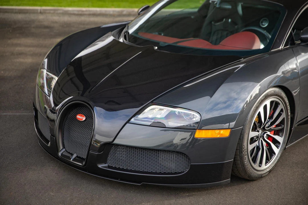 2010 Bugatti Veyron - Image 15 of 31