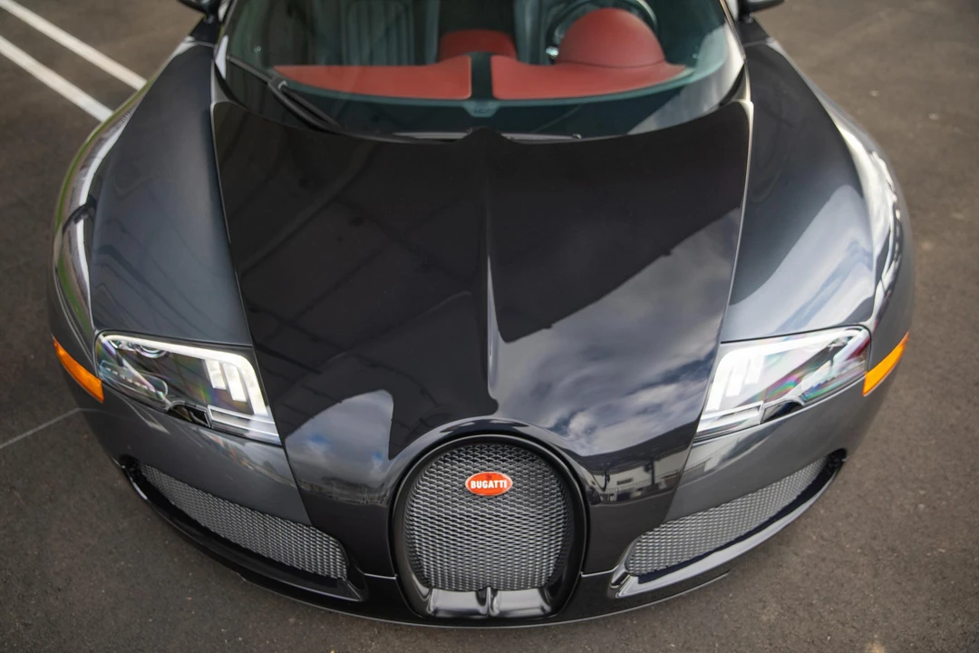 2010 Bugatti Veyron - Image 13 of 31