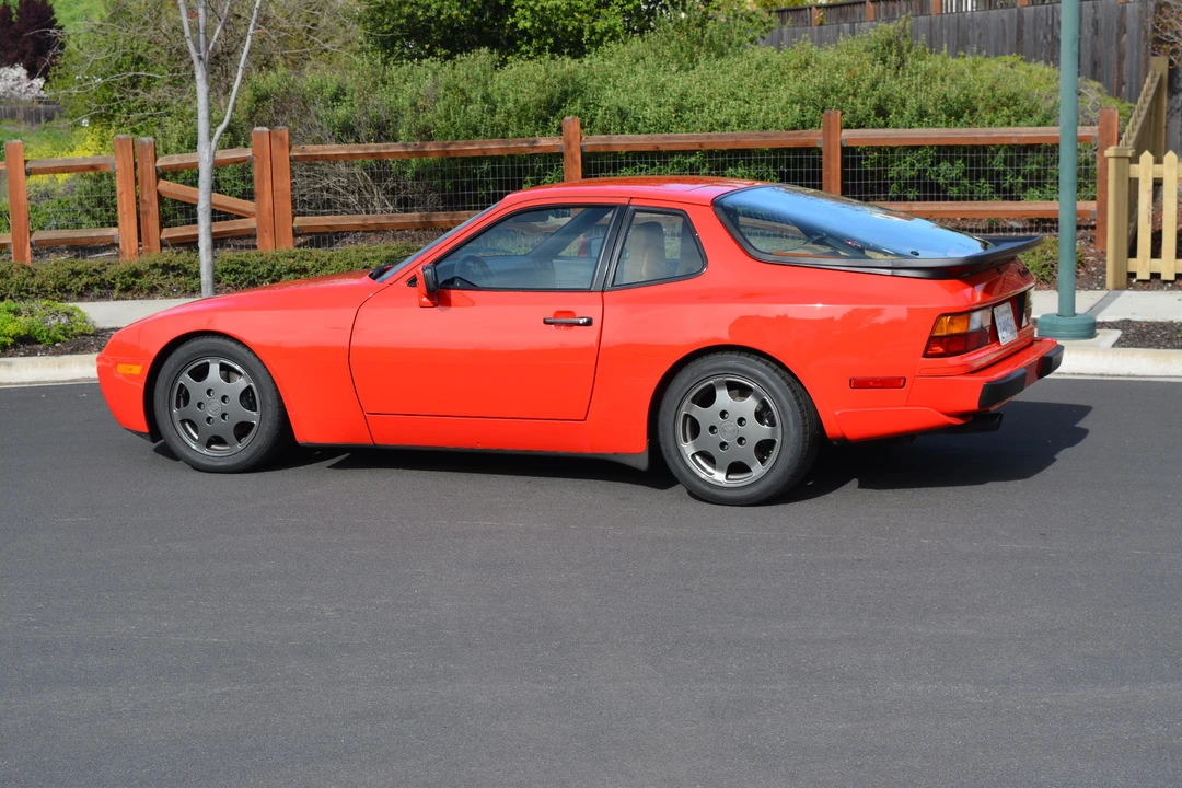 1988 Porsche 944 Turbo - Image 2 of 31