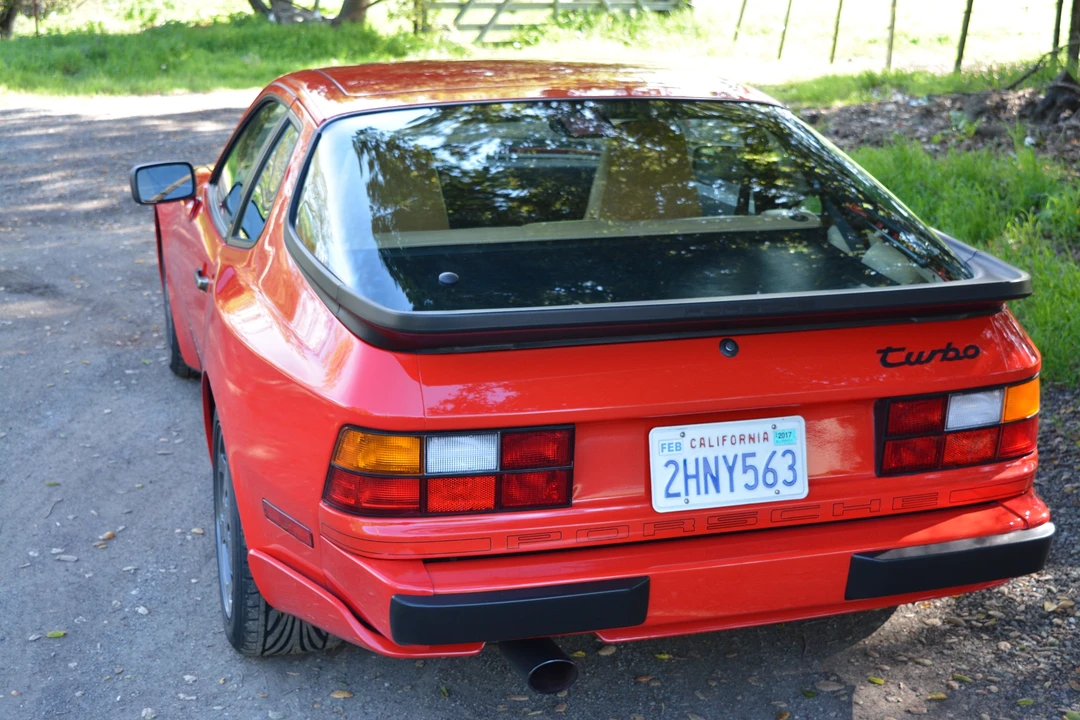 1988 Porsche 944 Turbo - Image 12 of 31