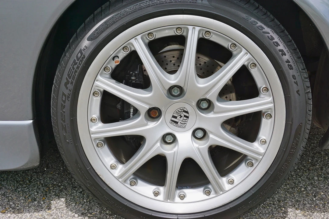 2001 Porsche 996 Carrera - Image 25 of 31