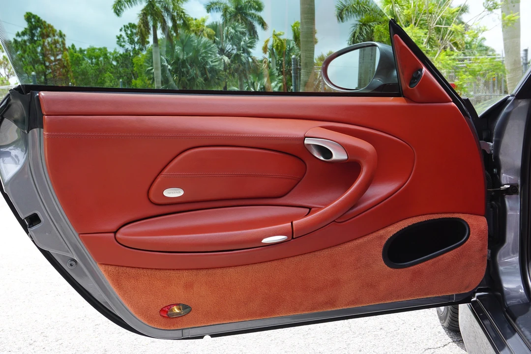 2001 Porsche 996 Carrera - Image 28 of 31