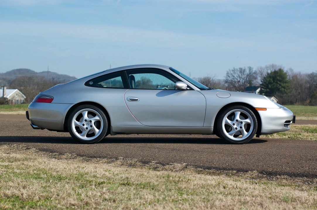 2001 Porsche 996 Carrera - Image 2 of 31