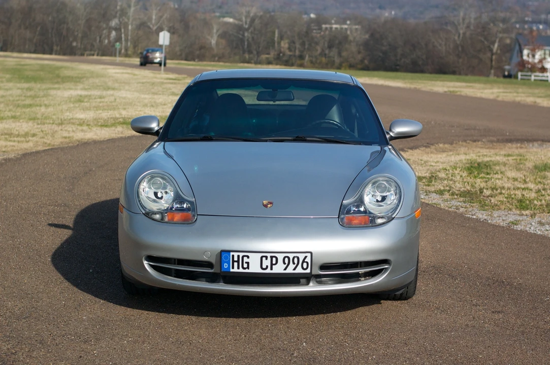 2001 Porsche 996 Carrera - Image 12 of 31
