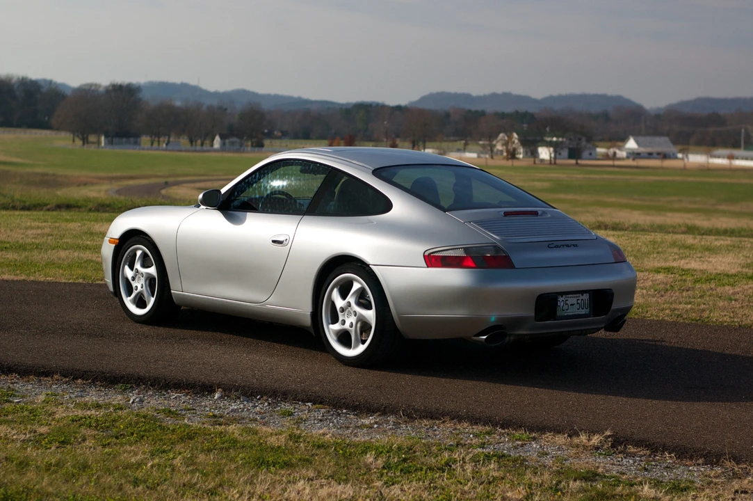 2001 Porsche 996 Carrera - Image 9 of 31