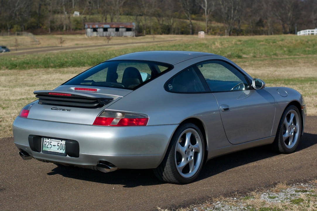 2001 Porsche 996 Carrera - Image 25 of 31