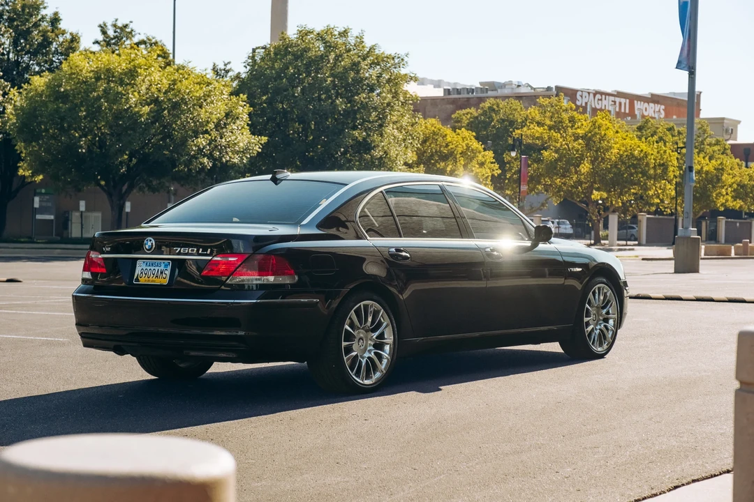 2007 BMW E65/E66 750i & 760i Sedan - Image 18 of 31