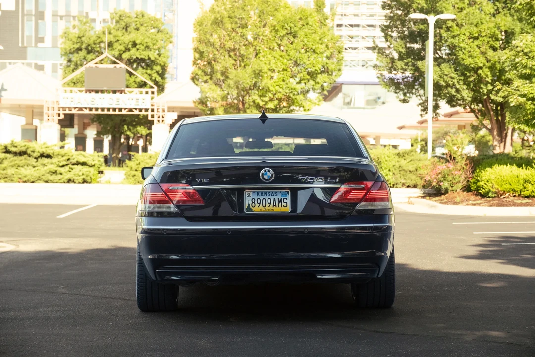 2007 BMW E65/E66 750i & 760i Sedan - Image 17 of 31