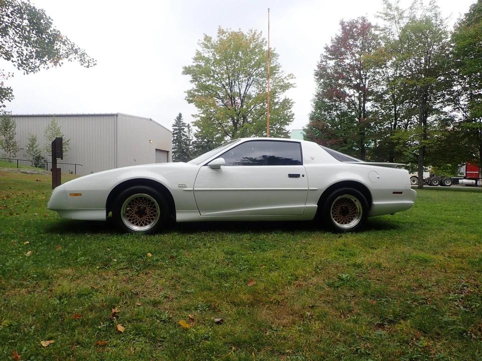 1992 Pontiac Firebird Trans Am 3rd Gen - Image 11 of 31