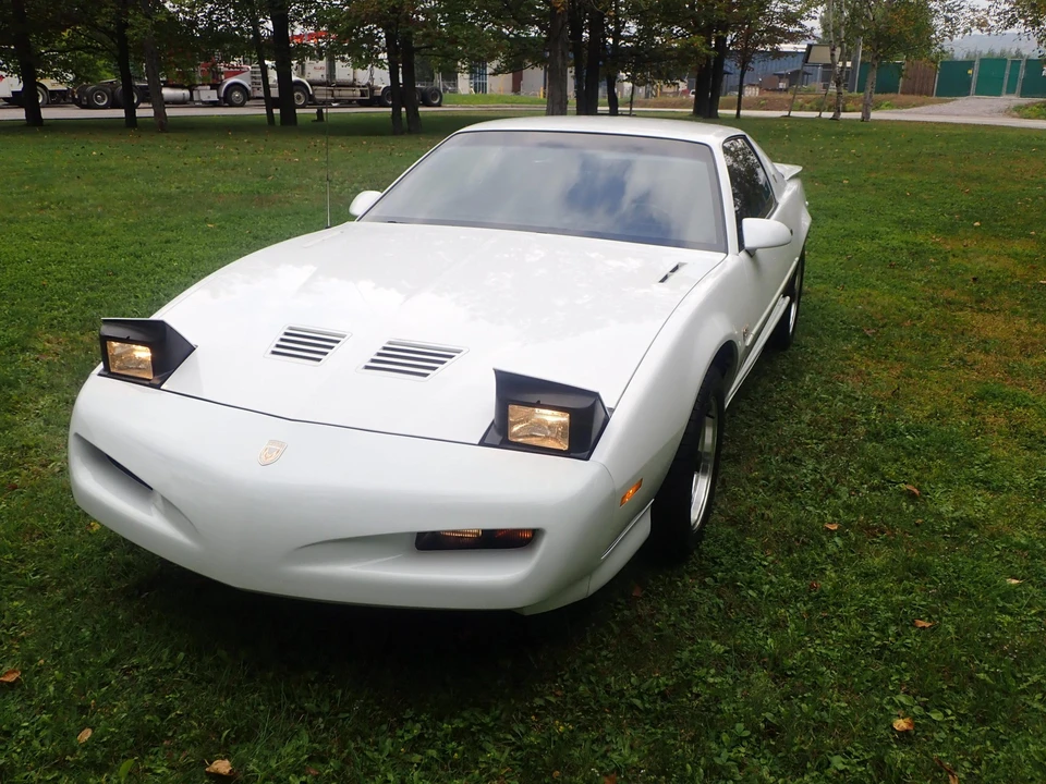 1992 Pontiac Firebird Trans Am 3rd Gen - Image 14 of 31