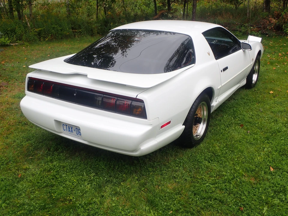1992 Pontiac Firebird Trans Am 3rd Gen - Image 6 of 31