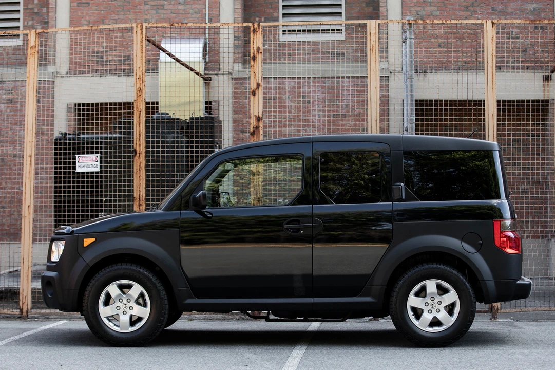 2005 Honda Element - Image 2 of 31