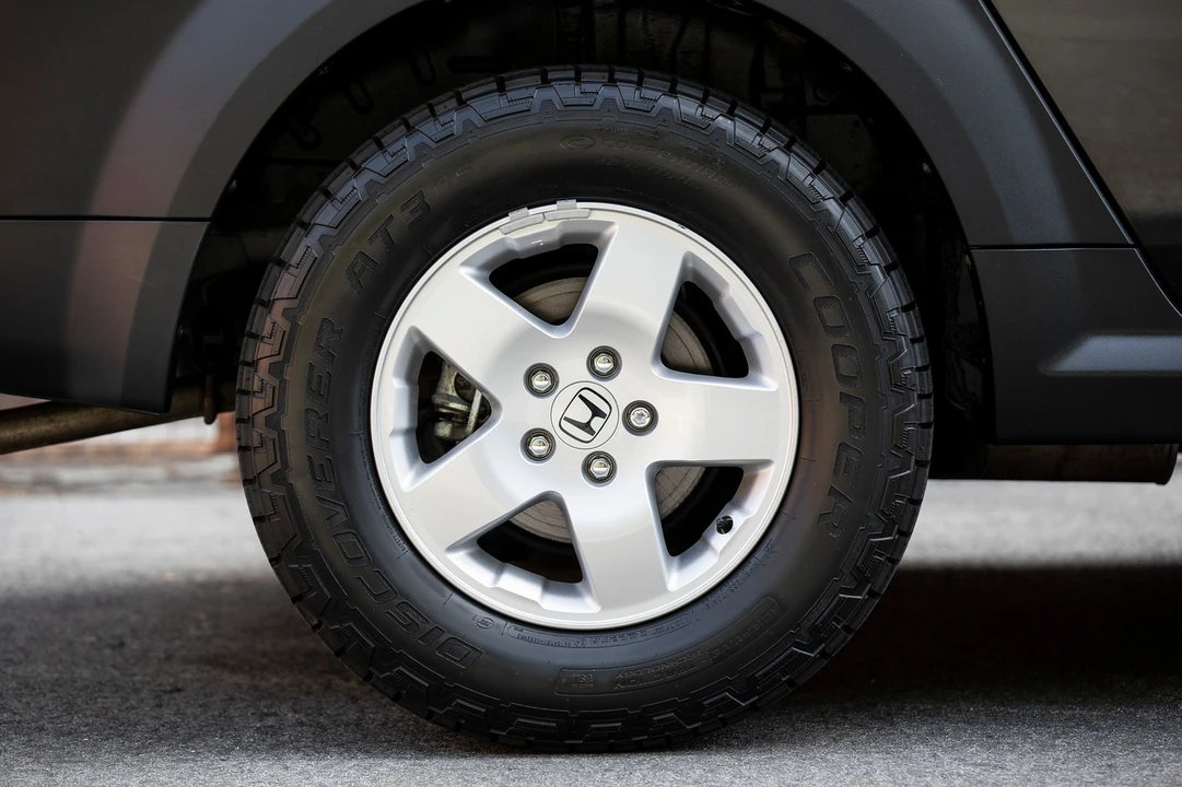 2005 Honda Element - Image 19 of 31