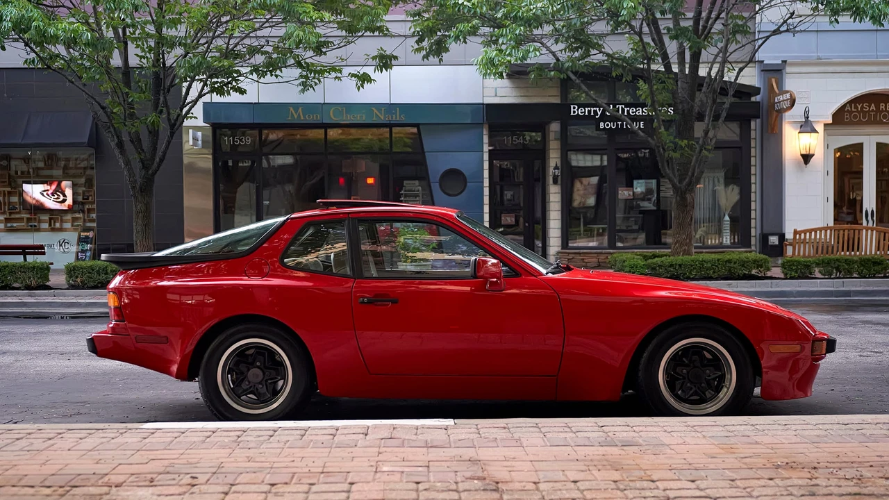 1984 Porsche 944 - Image 27 of 31
