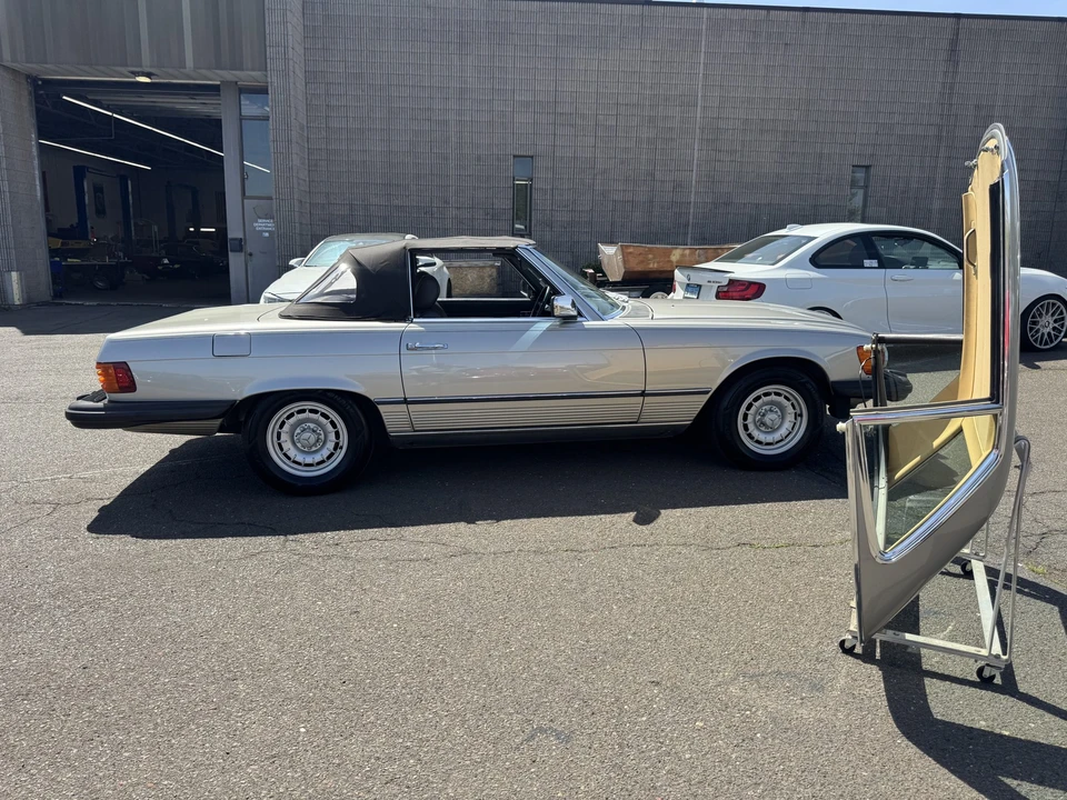 1985 Mercedes-Benz R107 SL-Class - Image 26 of 31