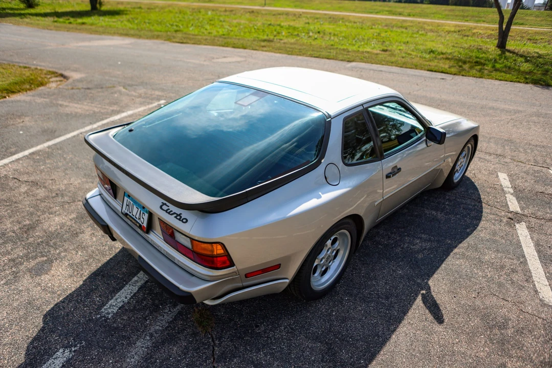 1986 Porsche 944 Turbo - Image 16 of 31