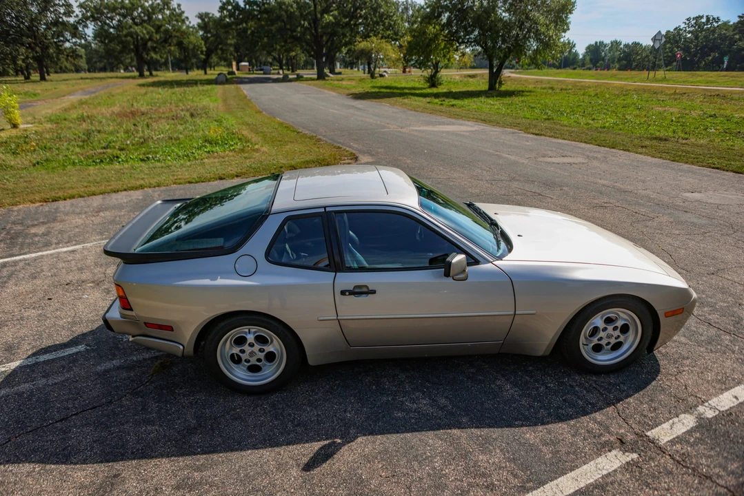1986 Porsche 944 Turbo - Image 14 of 31