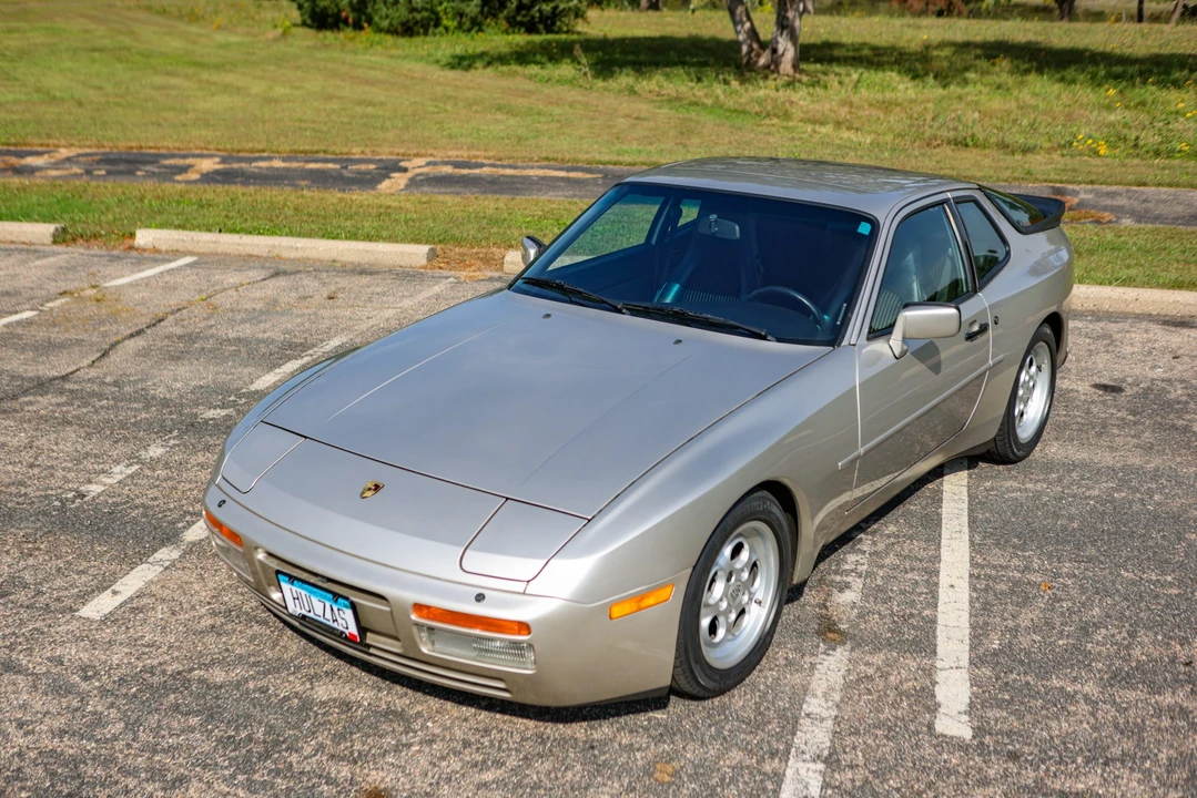 1986 Porsche 944 Turbo - Image 2 of 31