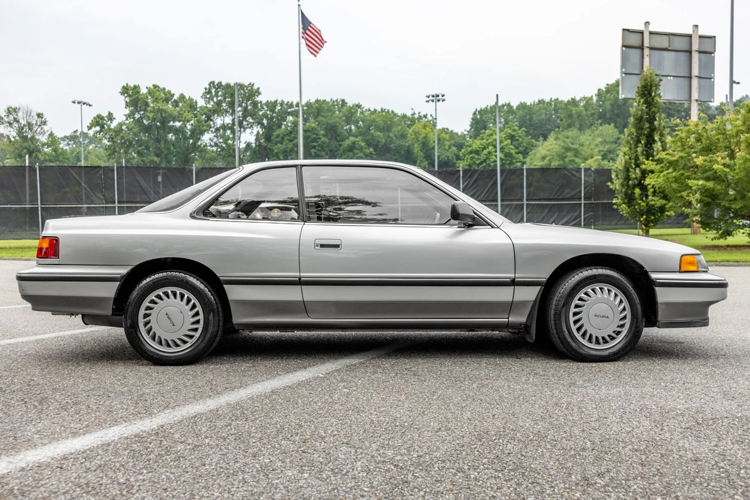 1988 Acura Legend 1st Gen - Image 4 of 31