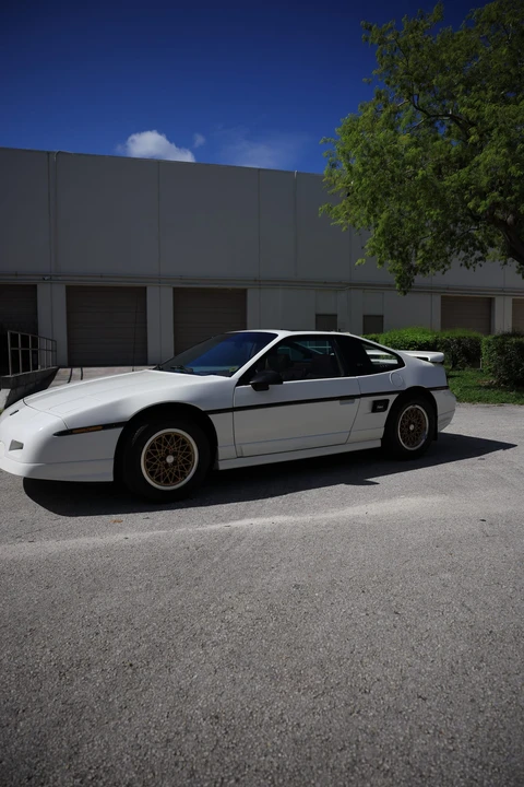 1988 Pontiac Fiero GT - Image 2 of 31