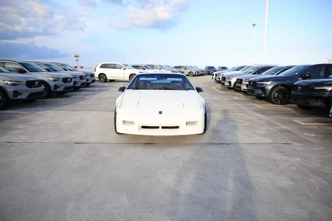 1988 Pontiac Fiero GT - Image 8 of 31