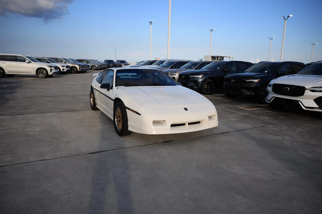 1988 Pontiac Fiero GT - Image 9 of 31