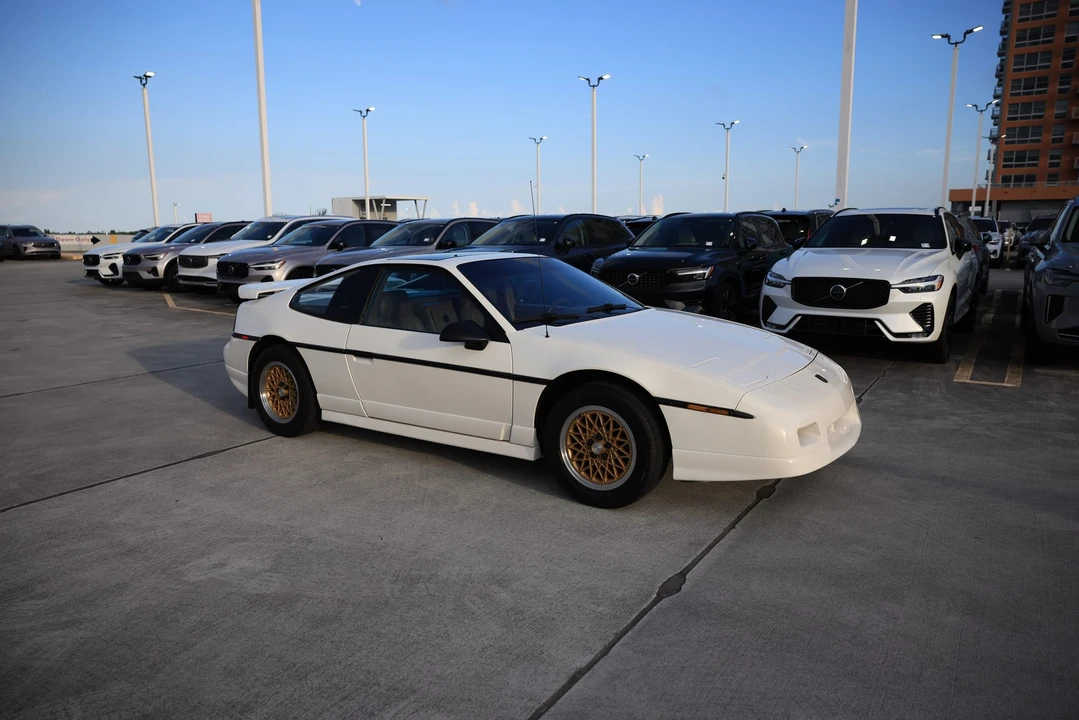 1988 Pontiac Fiero GT - Image 16 of 31