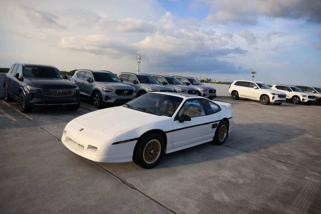 1988 Pontiac Fiero GT - Image 3 of 31