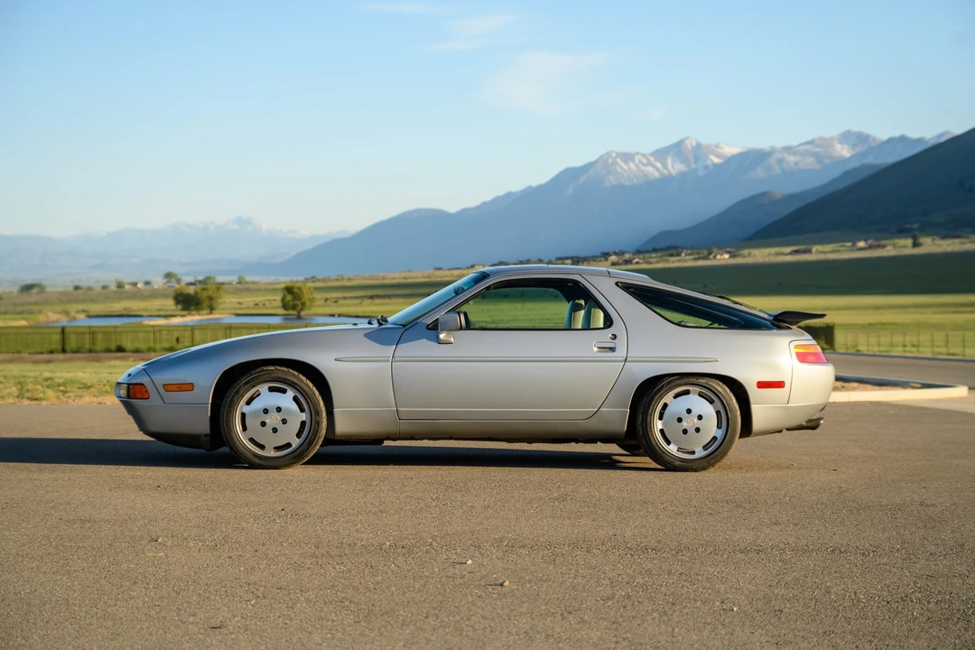 1988 Porsche 928 S4 - Image 9 of 31