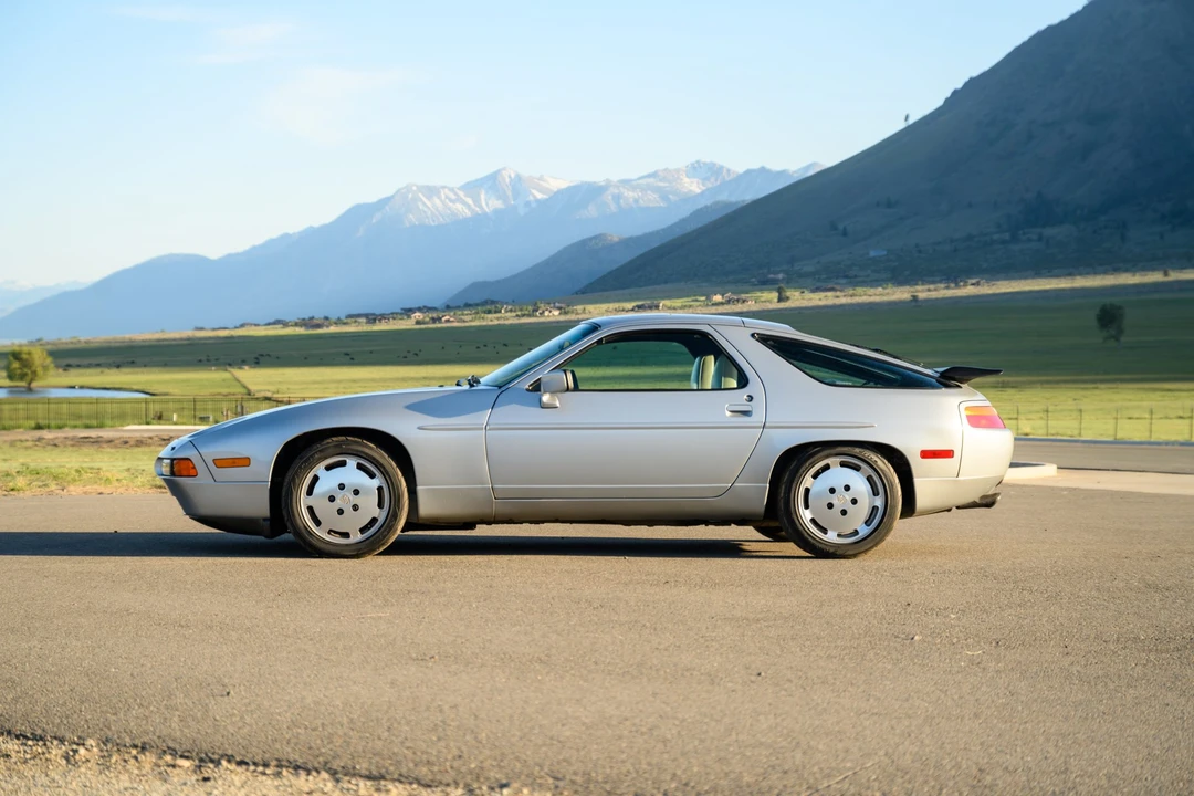 1988 Porsche 928 S4 - Image 7 of 31